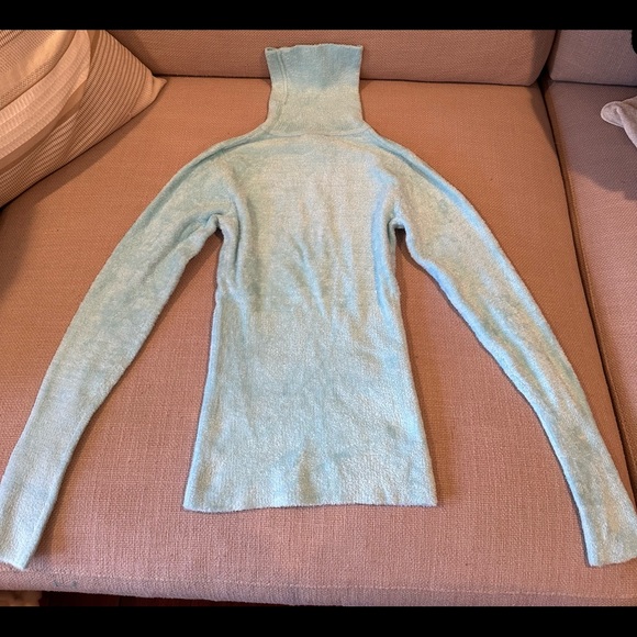 Bebe - Picture 3 of 17